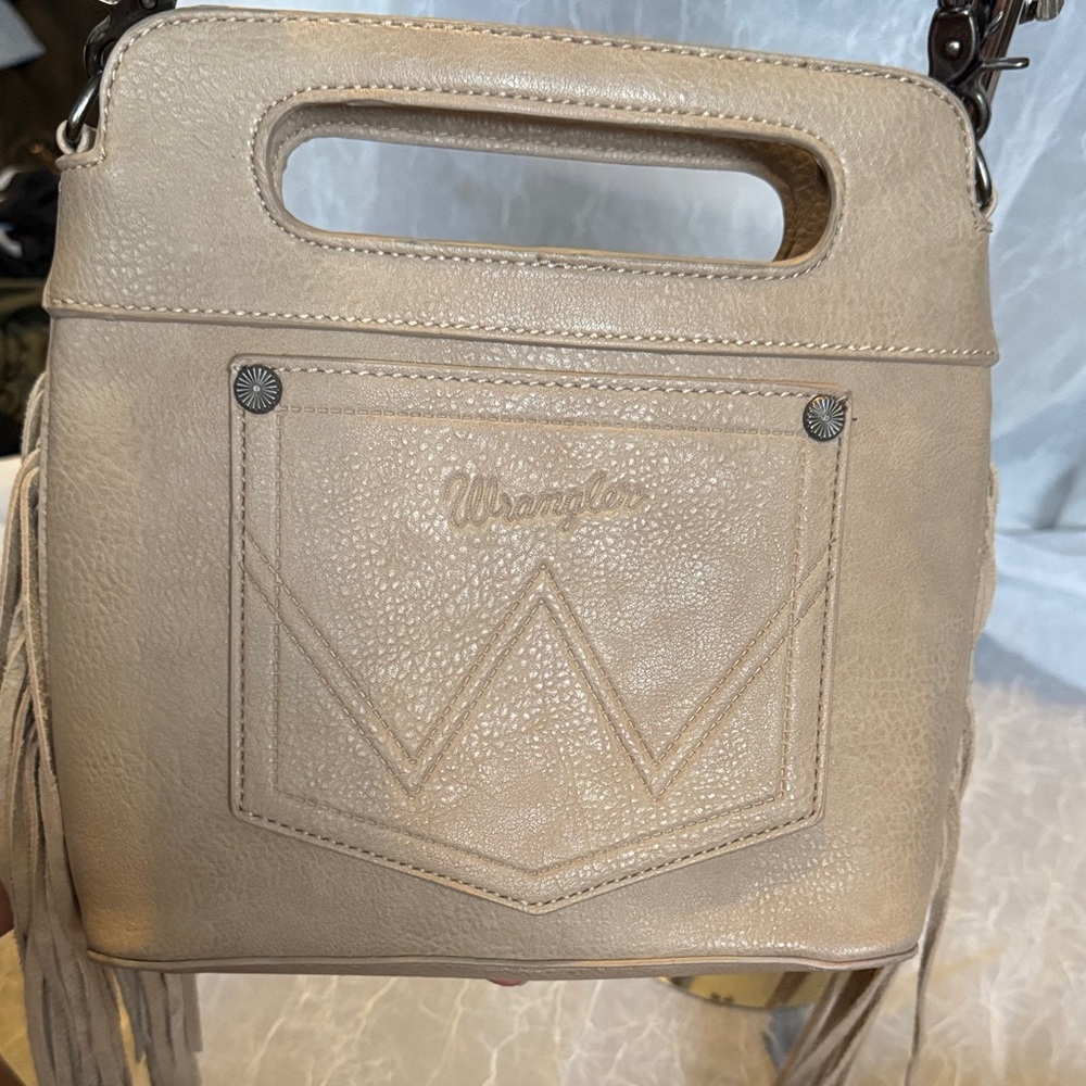 Wrangler Cream and Brown Embroidered Crossbody Bag - Picture 5 of 7